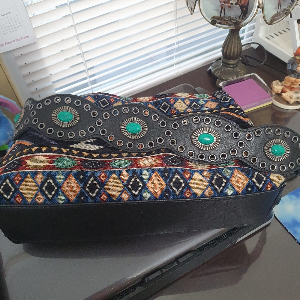 Sam & Hadley Aztec-Pattern Shoulder Bag in Multi-Color - Picture 7 of 7